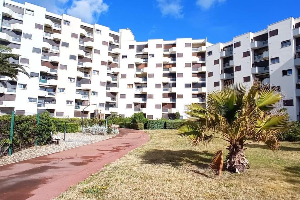 Appartement A 5Mn De La Mer Et Du Village De Noel - Draps Et Serviettes Non Fournis Le Barcarès Extérieur photo